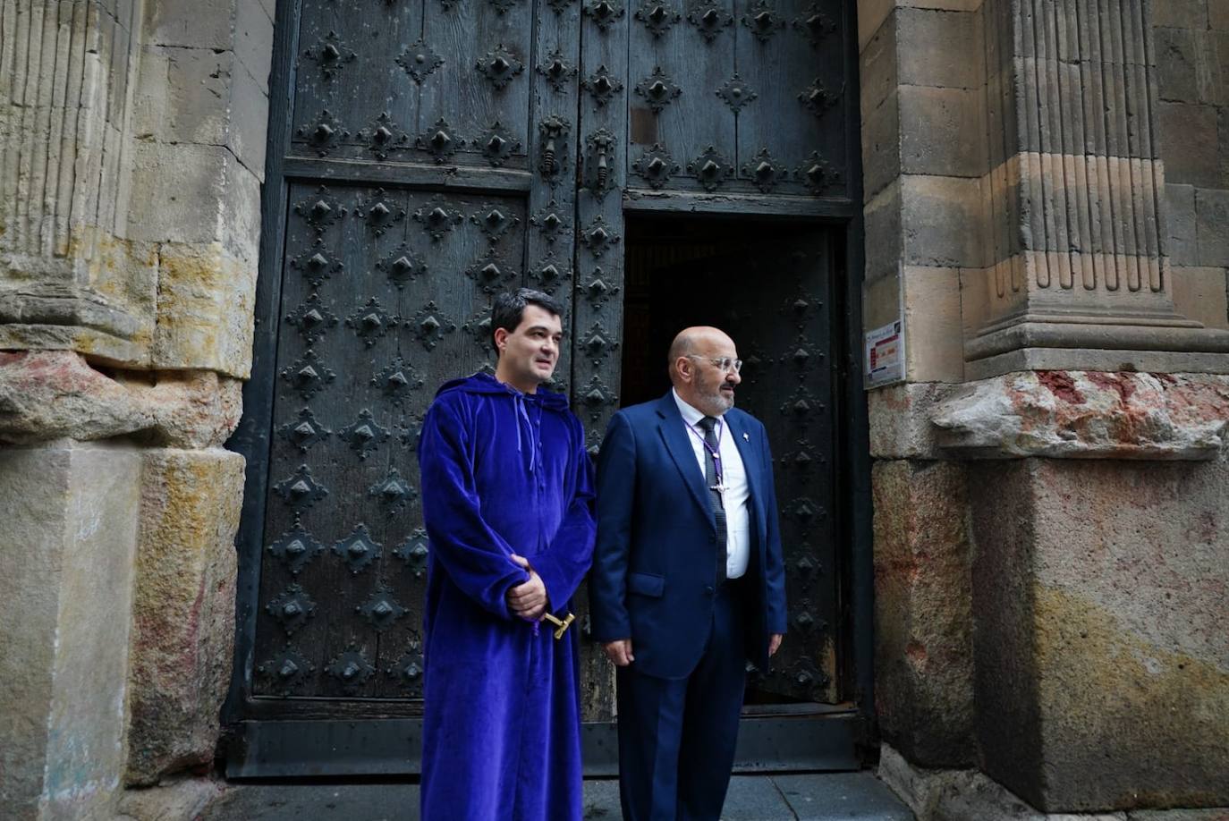 Emoción contenida en San Julián: así se ha vivido la suspensión de la segunda procesión de este Viernes Santo