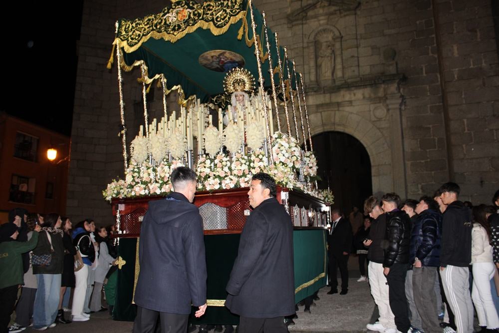La Esperanza protagoniza la Madrugada en Peñaranda de Bracamonte