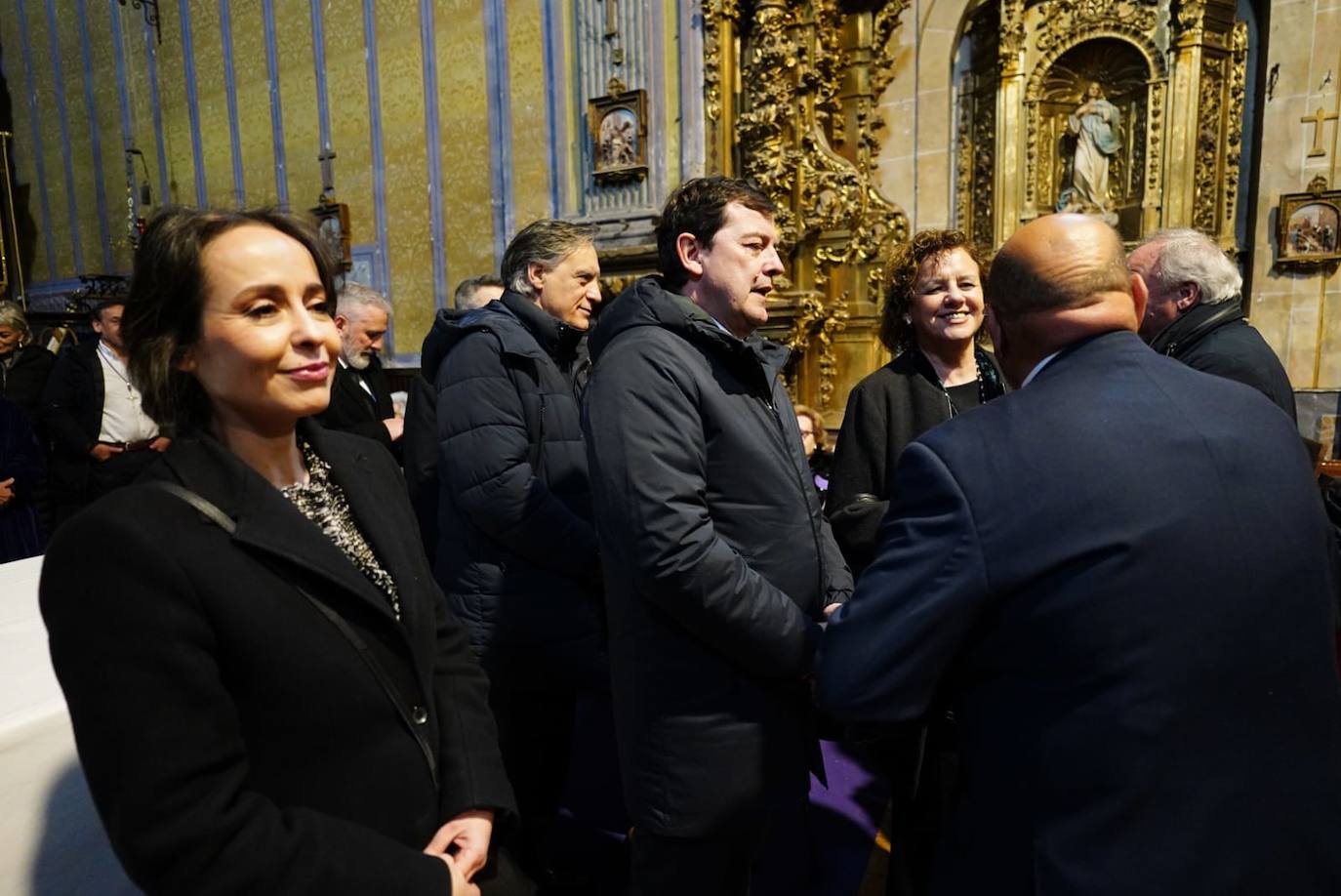 La lluvia obliga a suspender las cuatro procesiones del Viernes Santo y desata las lágrimas de los congregantes