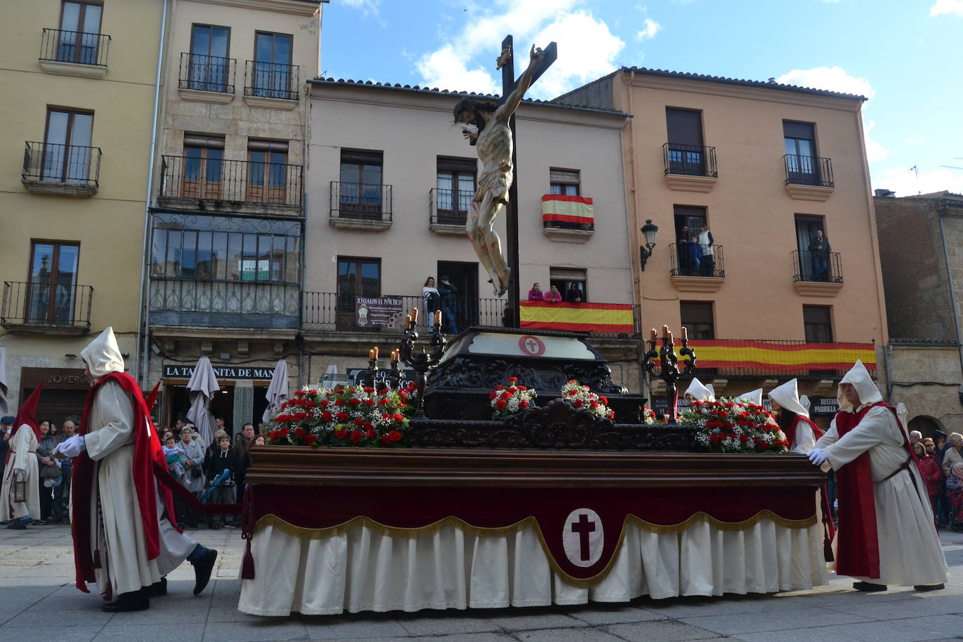 El Santo Entierro recorre Ciudad Rodrigo entre devoción y emoción