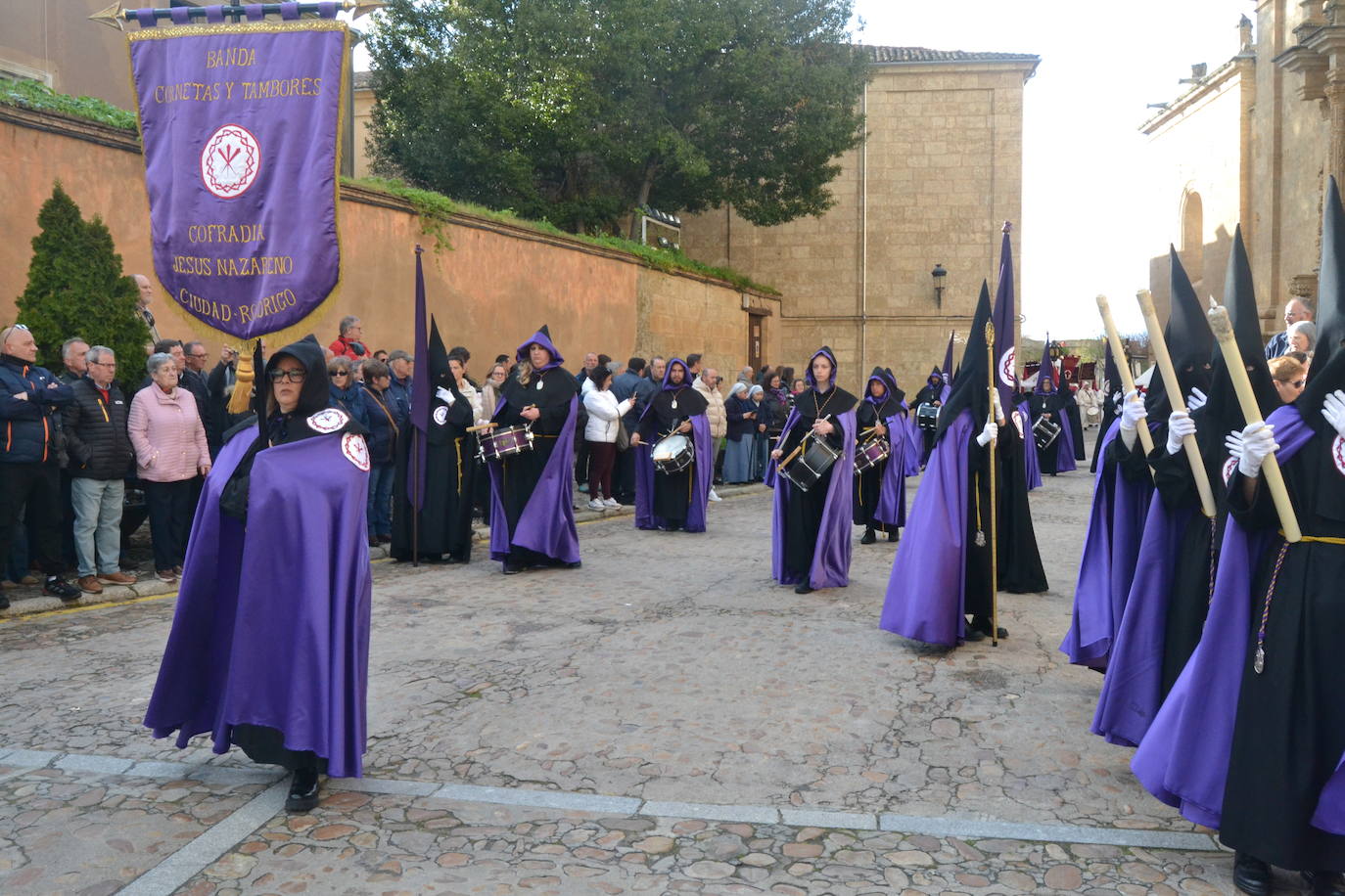 El Santo Entierro recorre Ciudad Rodrigo entre devoción y emoción