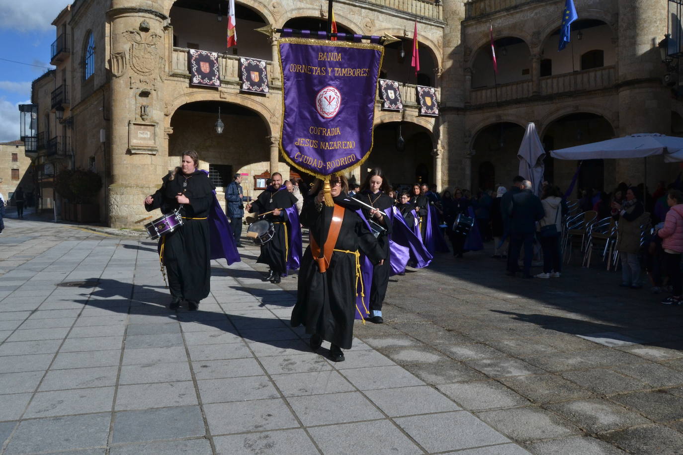 El Santo Entierro recorre Ciudad Rodrigo entre devoción y emoción