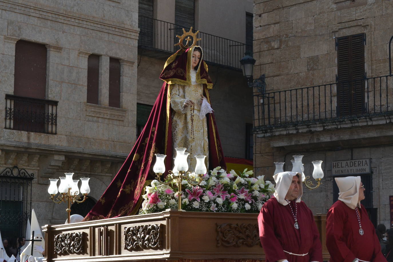 El Santo Entierro recorre Ciudad Rodrigo entre devoción y emoción
