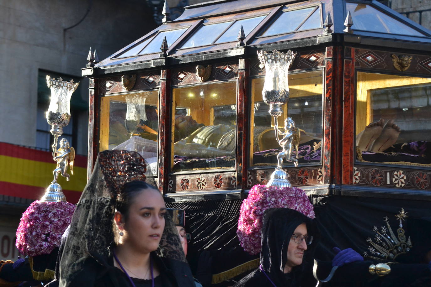El Santo Entierro recorre Ciudad Rodrigo entre devoción y emoción