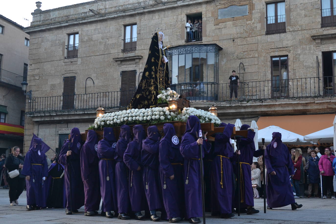 El Santo Entierro recorre Ciudad Rodrigo entre devoción y emoción