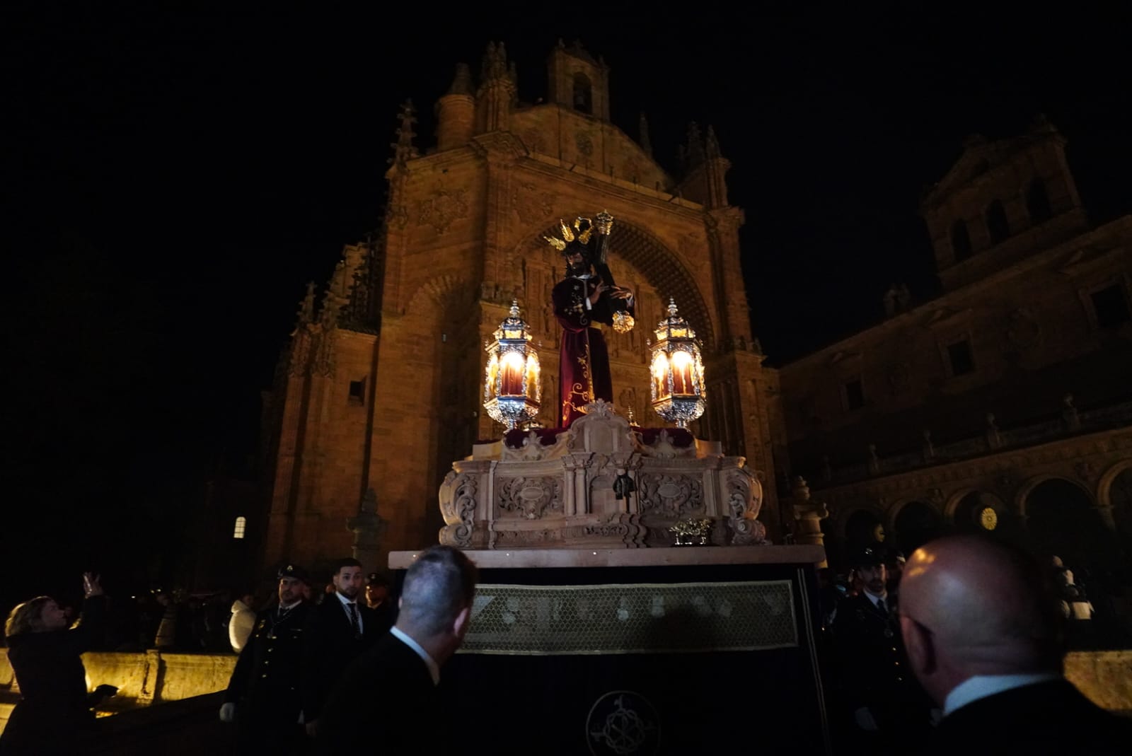 La procesión de la Hermandad Dominicana, en imágenes