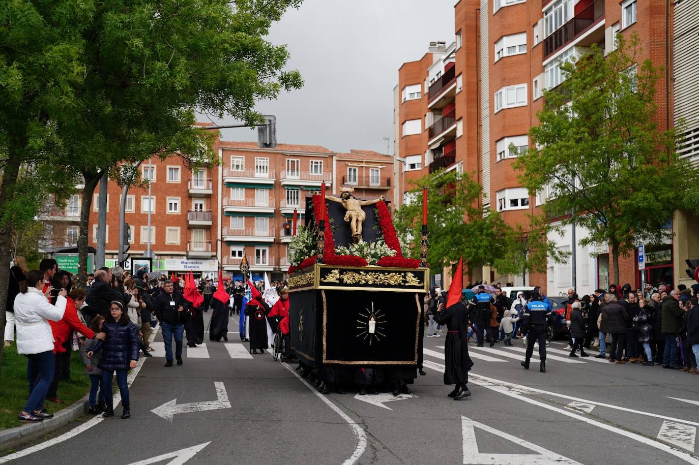 La procesión del Cristo de la Vela, en imágenes
