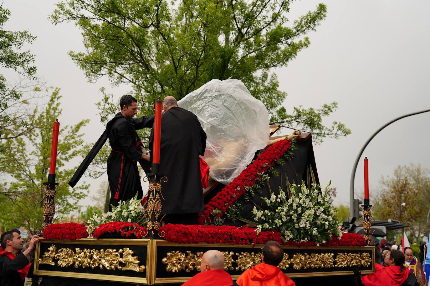 La procesión del Cristo de la Vela, en imágenes