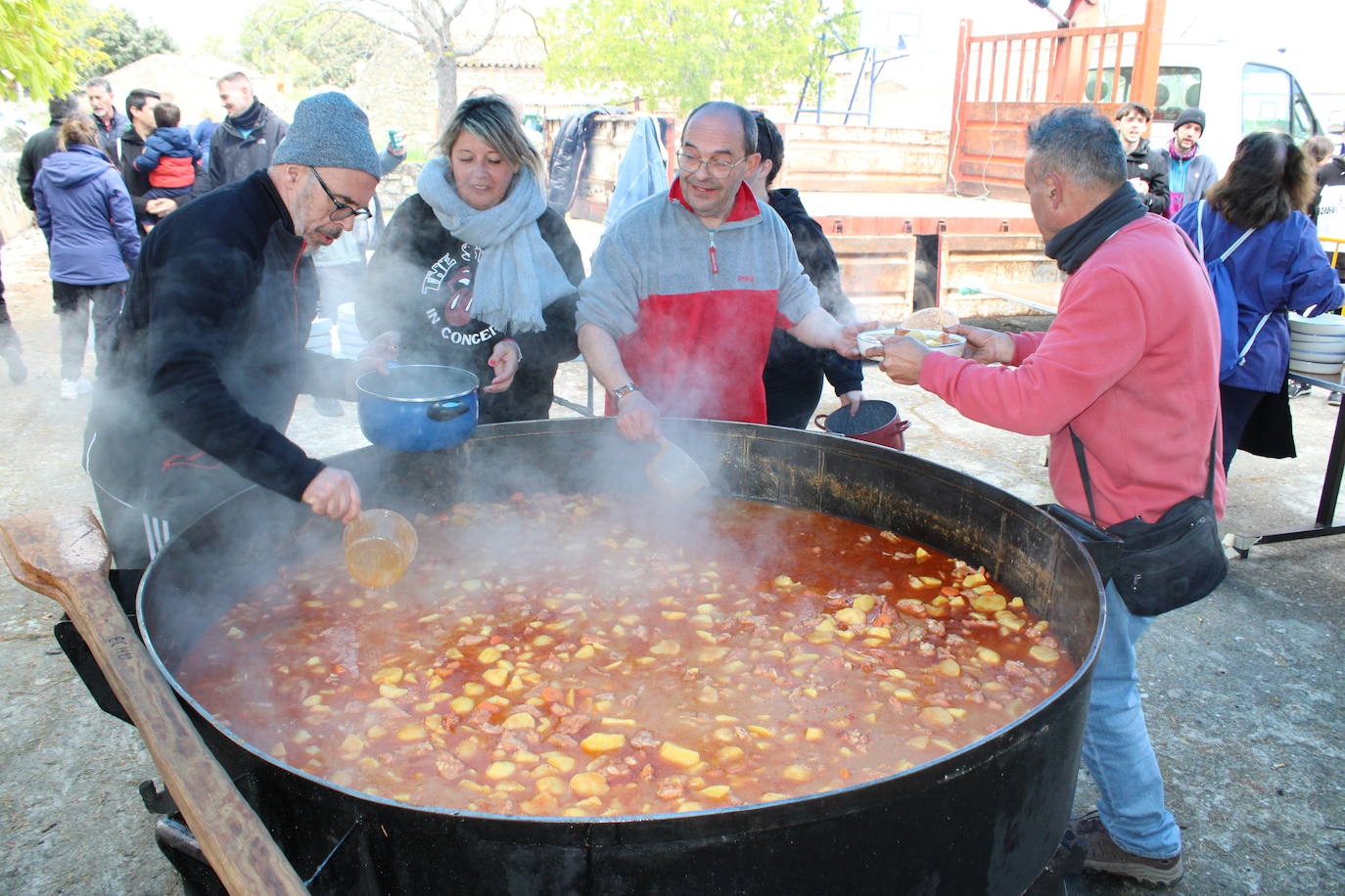 El Tejado no falla a su cita con la comida del Sábado Santo