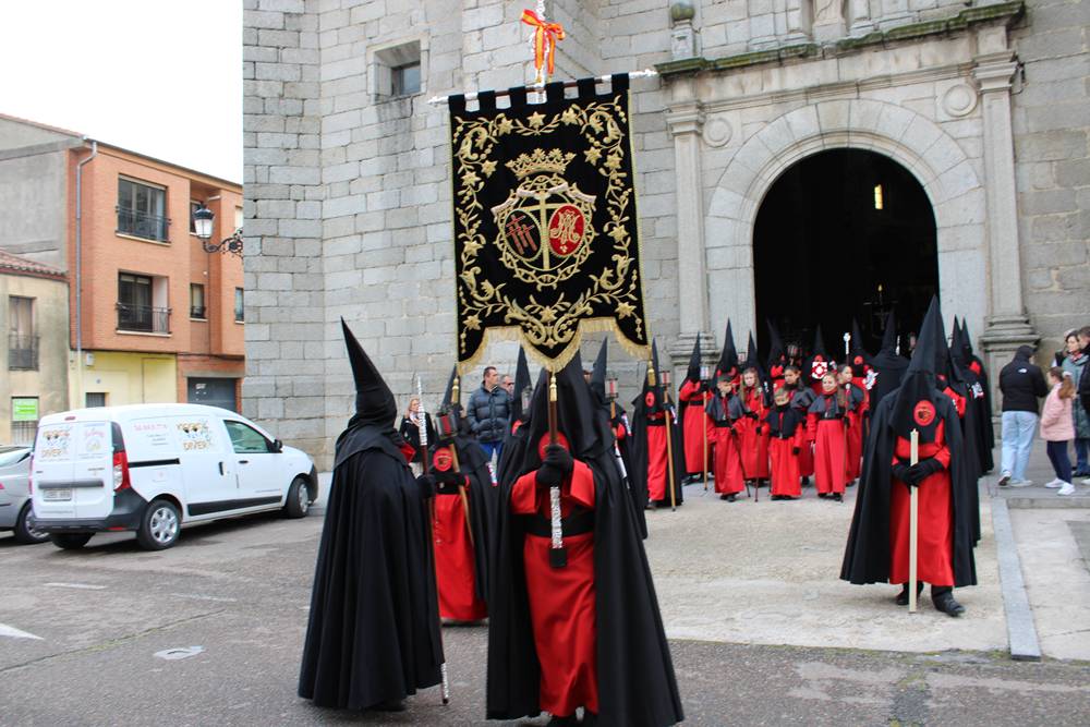 Emocionante procesión del Resucitado en Peñaranda
