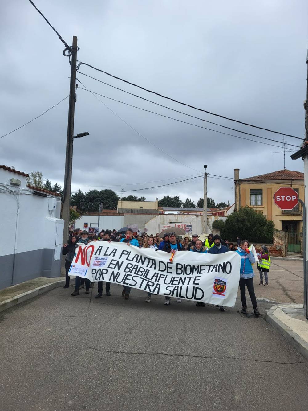 300 personas se manifiestan en Babilafuente con el lema ‘No a la planta de biometano, por nuestra salud’