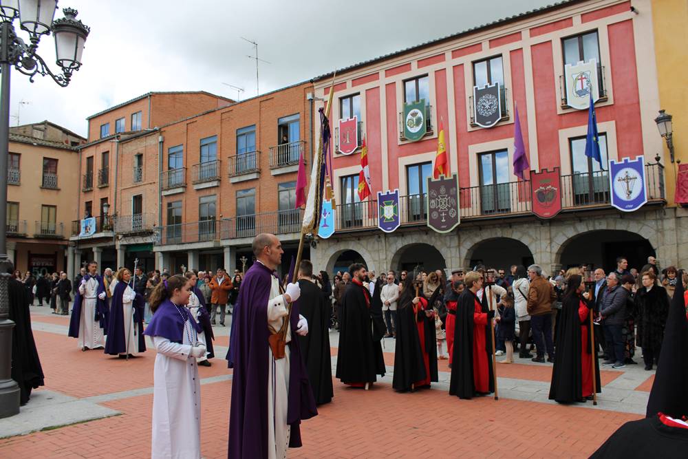 Emocionante procesión del Resucitado en Peñaranda