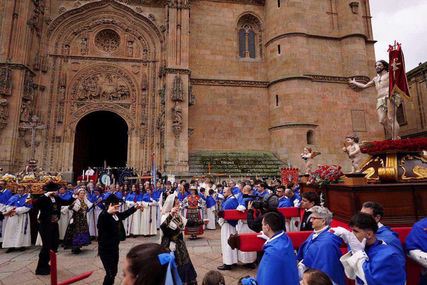 La procesión del Encuentro, en imágenes