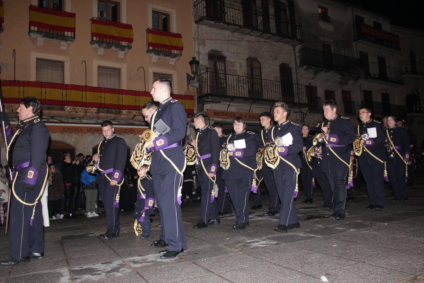 Ciudad Rodrigo saca a procesionar por primera vez su Sábana Santa
