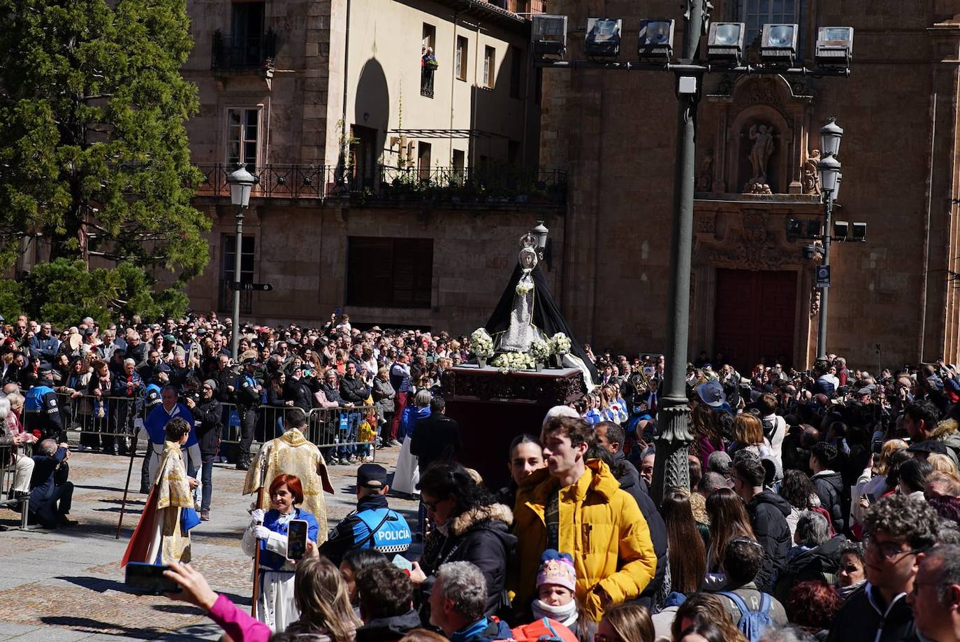 La procesión del Encuentro, en imágenes
