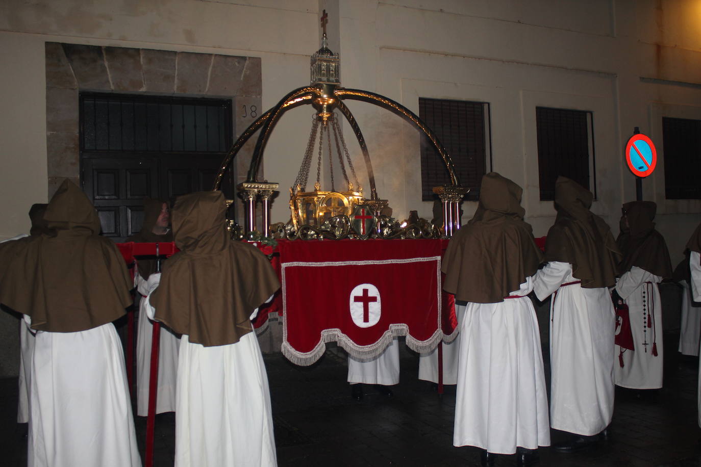 Ciudad Rodrigo saca a procesionar por primera vez su Sábana Santa