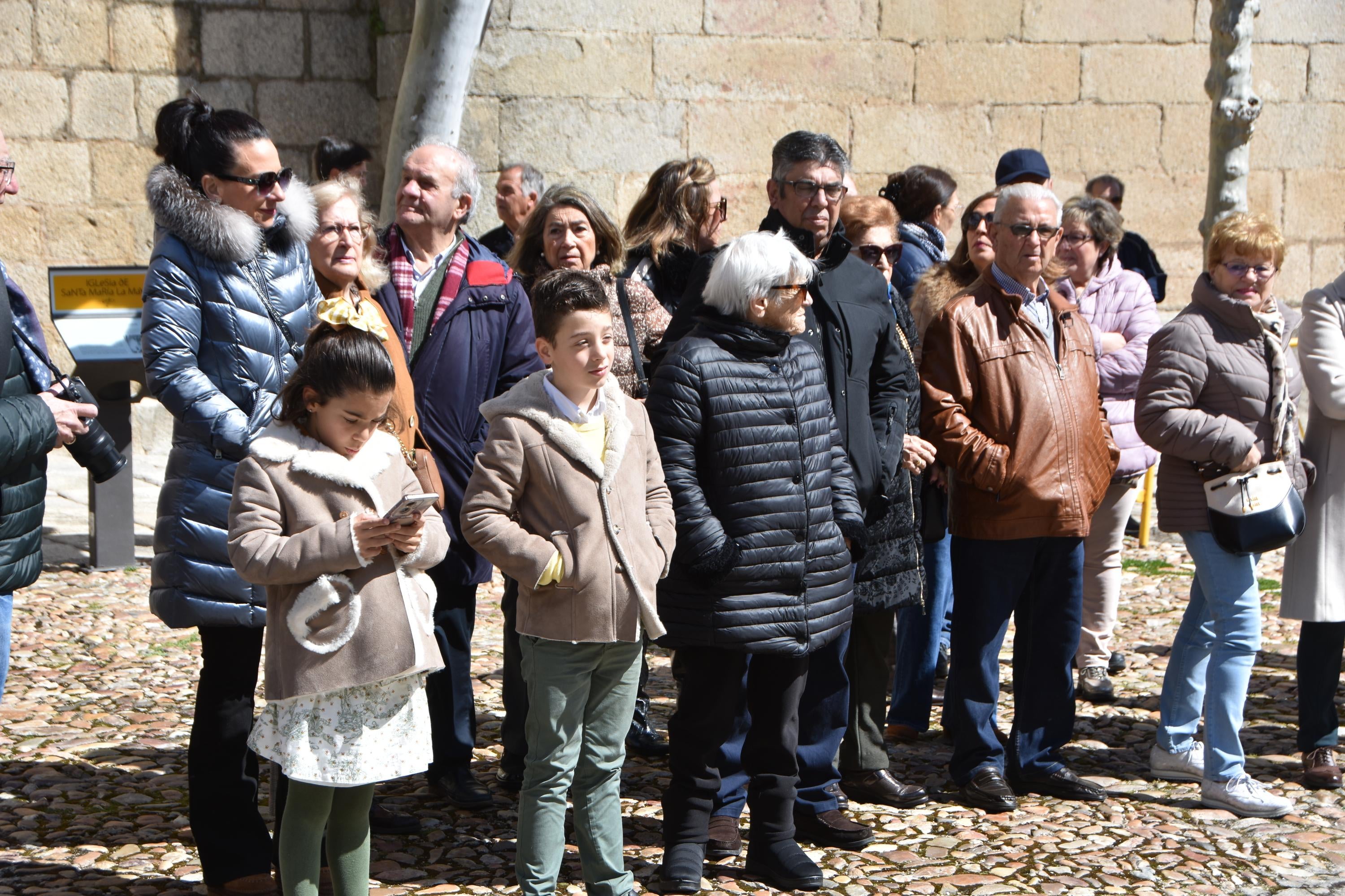 Ledesma vive su Resurrección entre piedra e historia
