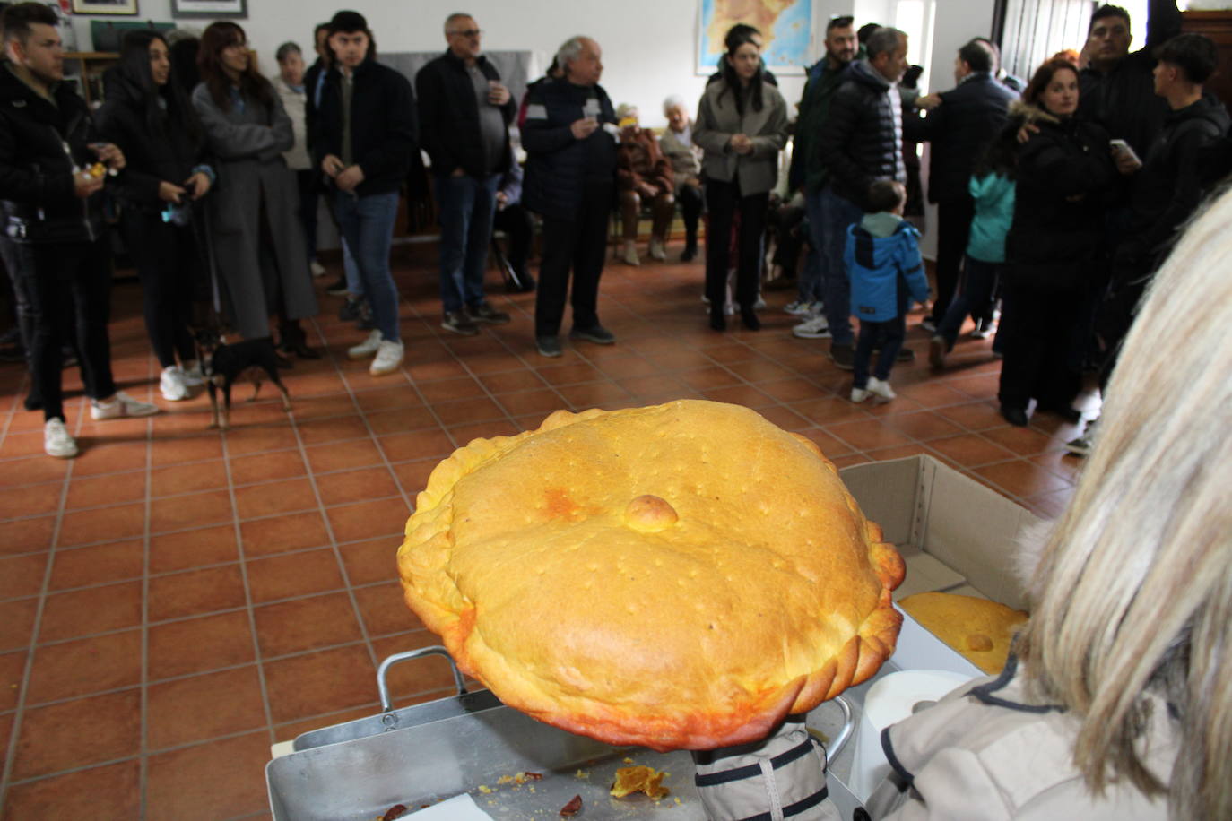 Nava de Béjar celebra la Pascua con la degustación del hornazo