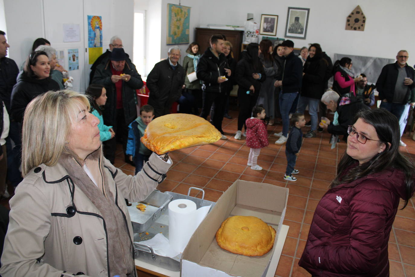 Nava de Béjar celebra la Pascua con la degustación del hornazo