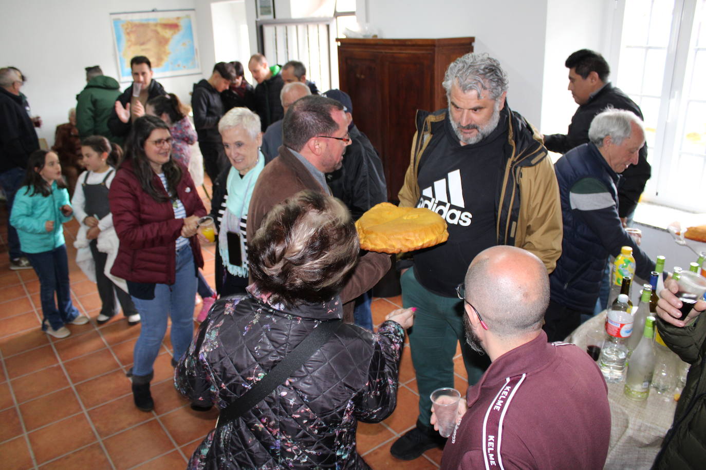 Nava de Béjar celebra la Pascua con la degustación del hornazo
