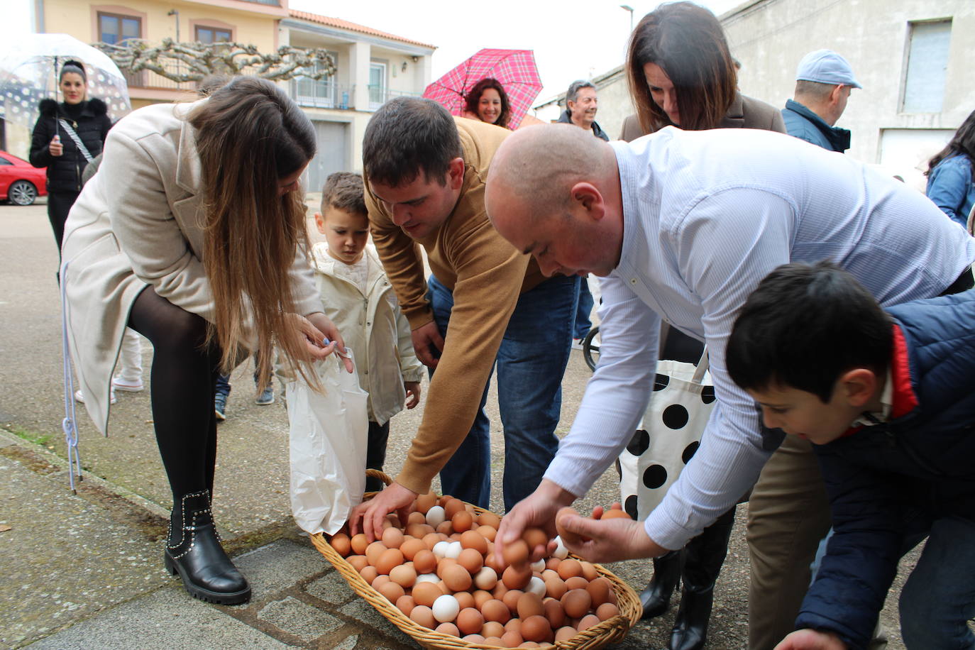 Récord en Fuenterroble de Salvatierra: 6.168 huevos para el Cristo del Socorro