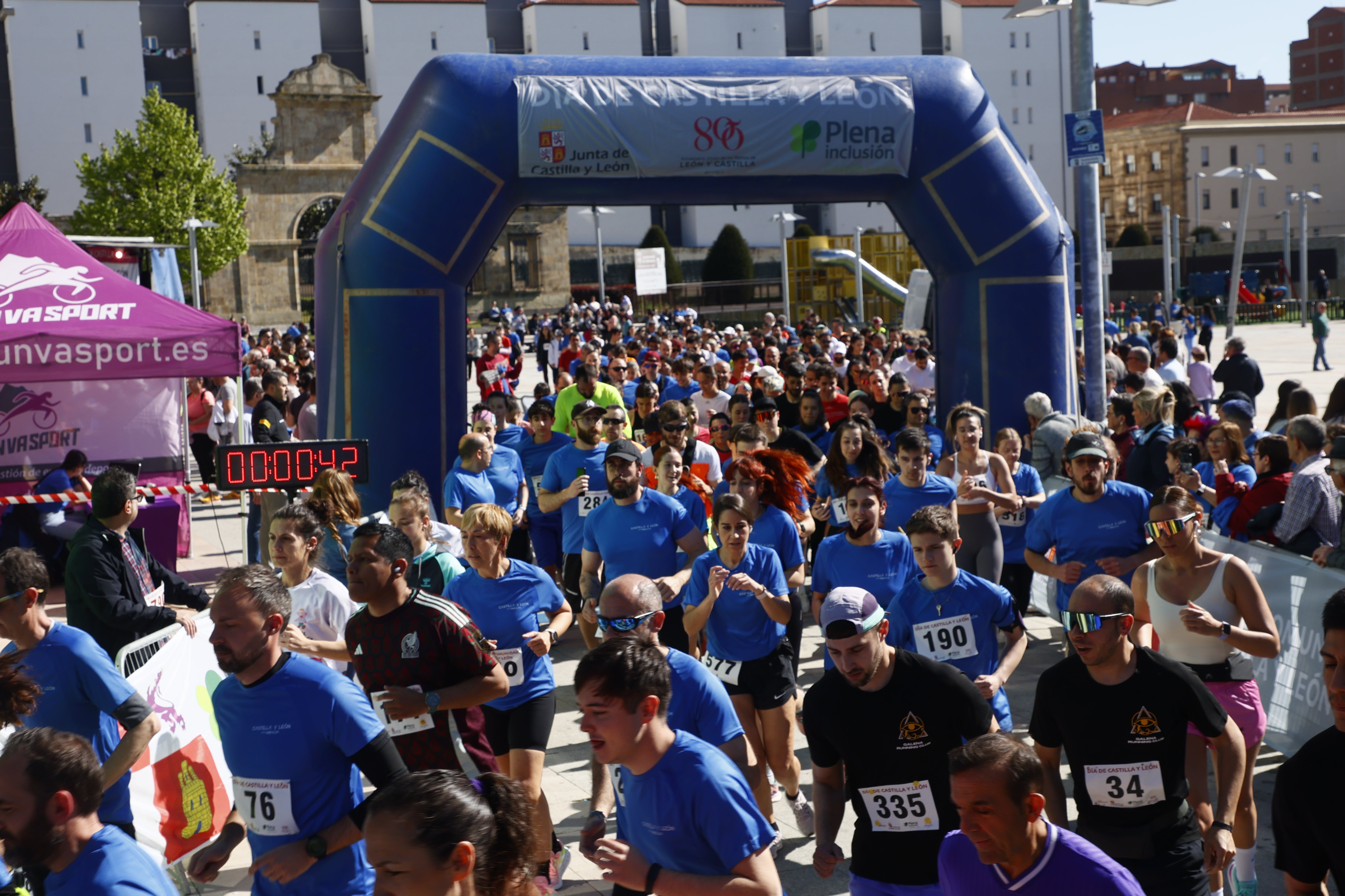 Un millar de participantes en la carrera por el Día de Castilla y León