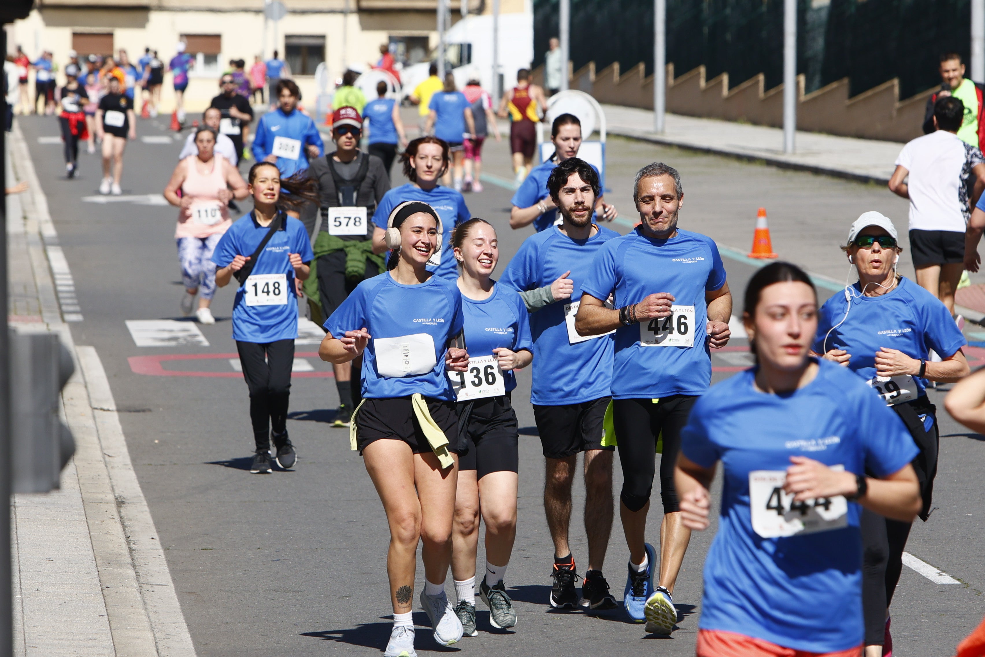 Un millar de participantes en la carrera por el Día de Castilla y León