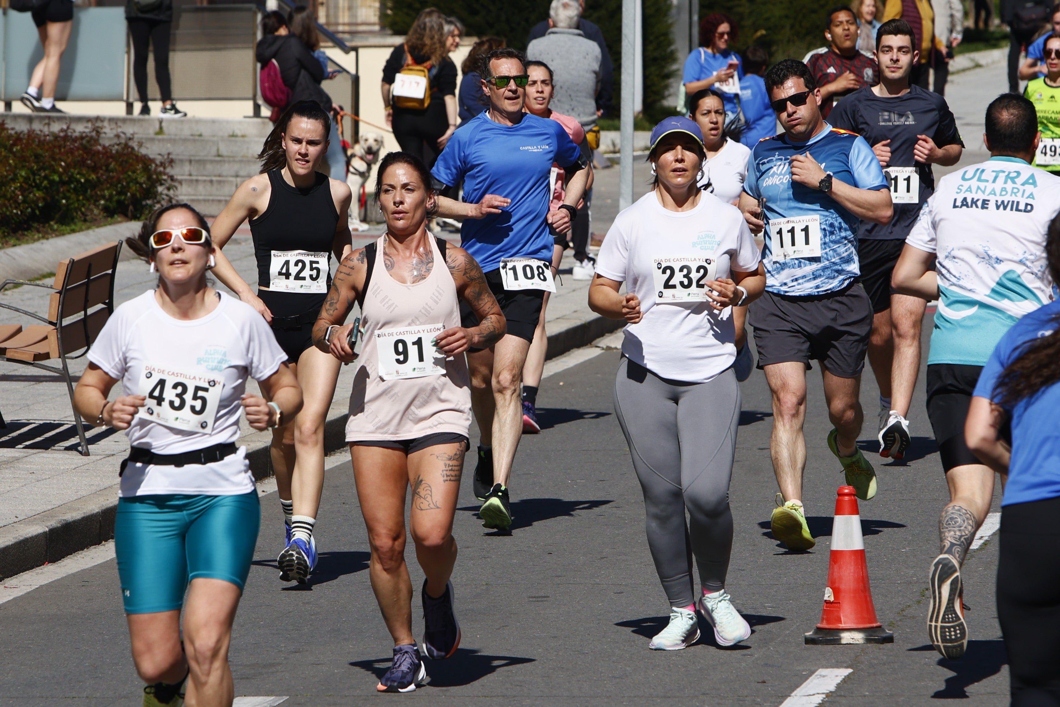 Un millar de participantes en la carrera por el Día de Castilla y León