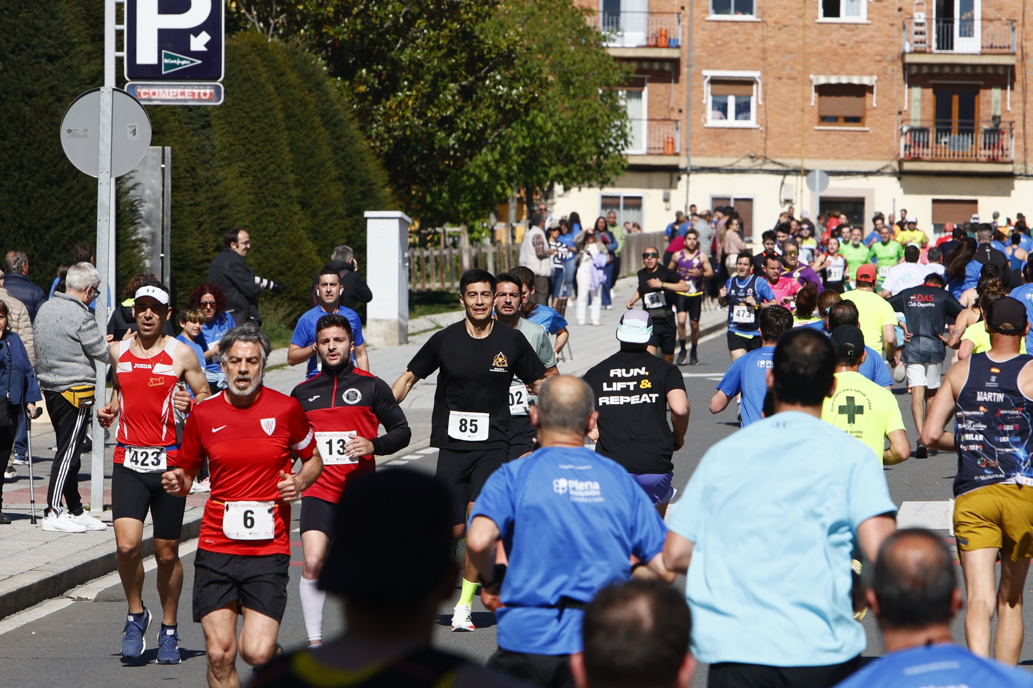 Un millar de participantes en la carrera por el Día de Castilla y León