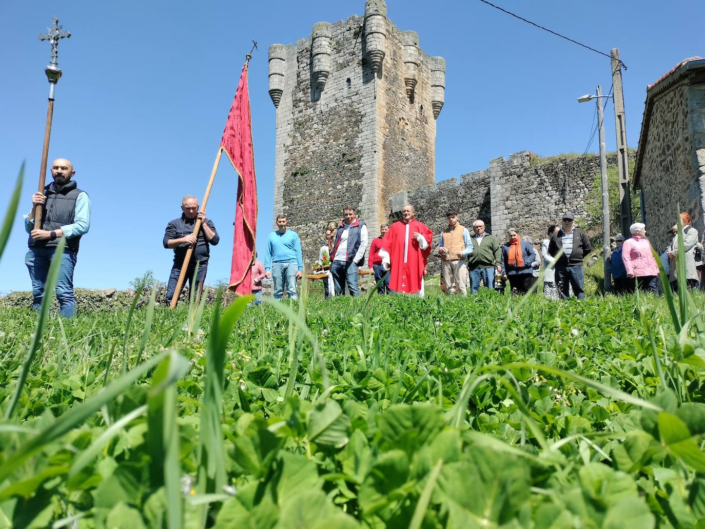 San Jorge bendice los campos del Alagón