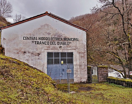 Imagen de la central hidroeléctrica del Tranco del Diablo, cuya concesión caducó en 2020.