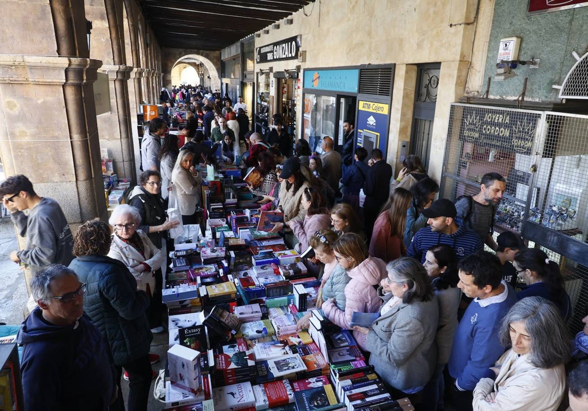 Las letras toman la Plaza: Cercas arrasa y Gaite inspira