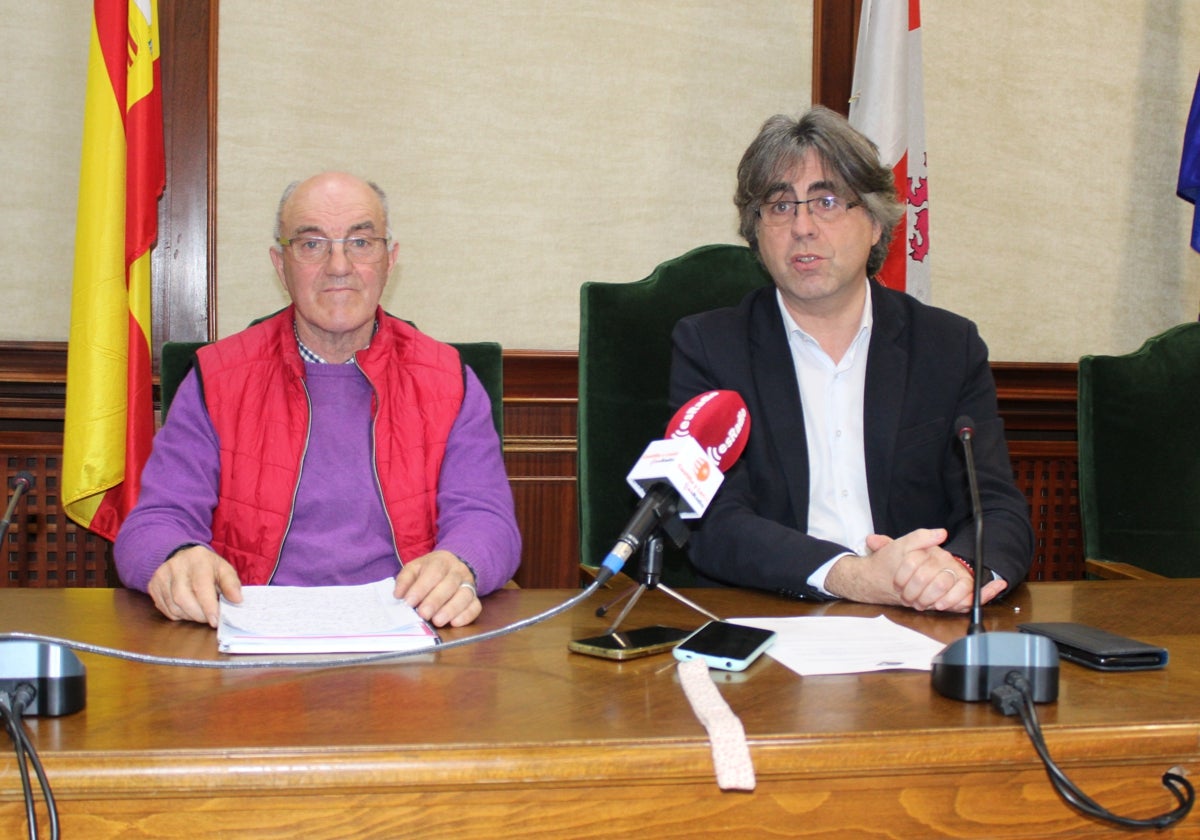 Alejandro Romero y Luis Francisco Martín, esta mañana de jueves en el Ayuntamiento de Béjar.