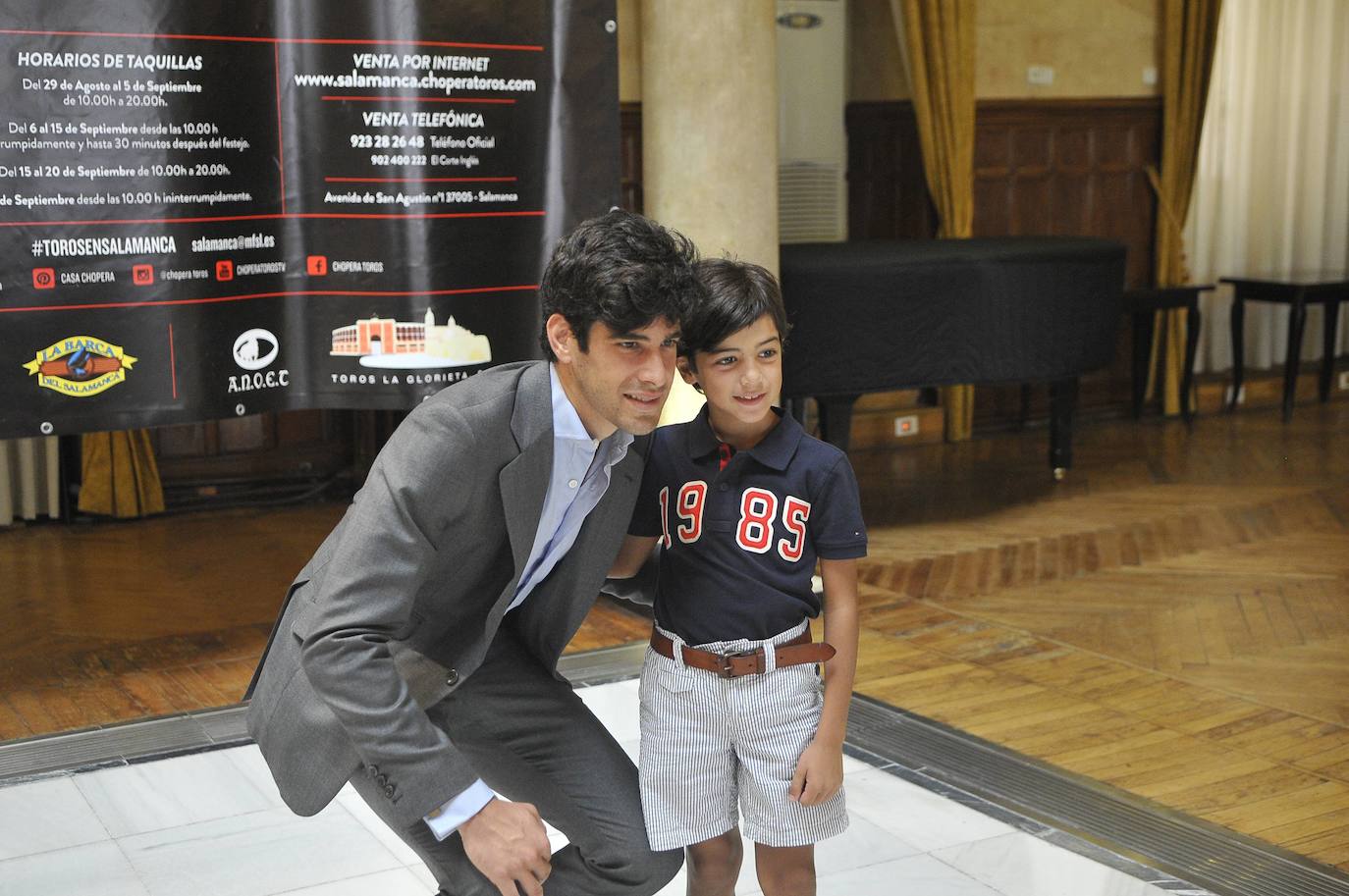 A sus 8 años participó en la presentación de los carteles de la Feria el 9 de agosto de 2016 en el Casino de Salamanca, fotografiándose con López Simón