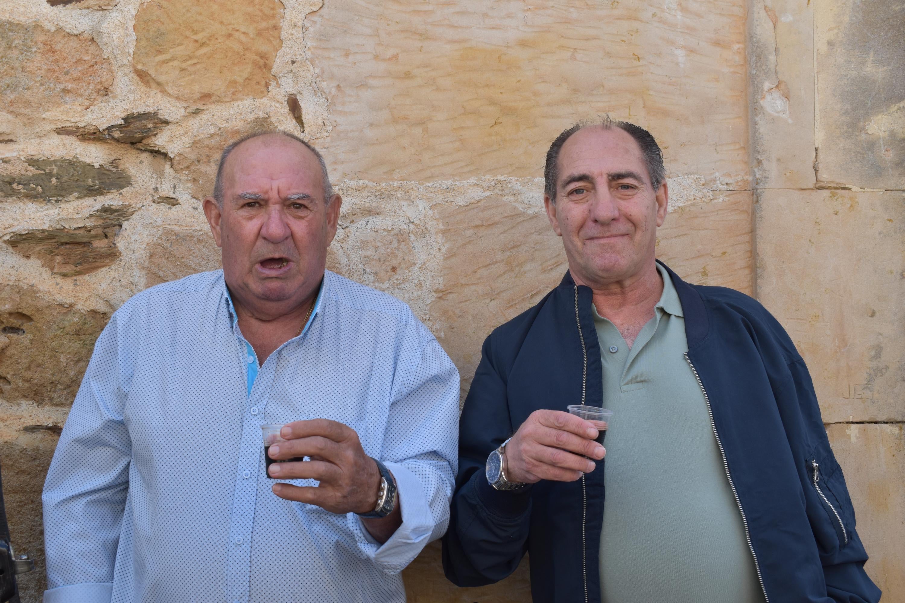 Doñinos abre el día grande de las fiestas de San Marcos con las citas religiosas y el reparto de vino y perronillas
