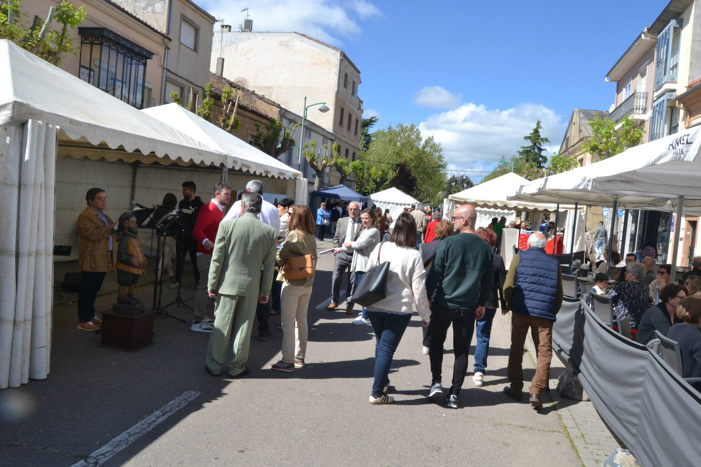Un sábado literario con la Feria del Libro de Ciudad Rodrigo