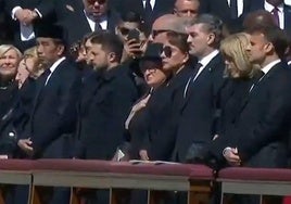 Representantes de diferentes países, entre ellos, Zelenski, acuden al funeral del papa Francisco.