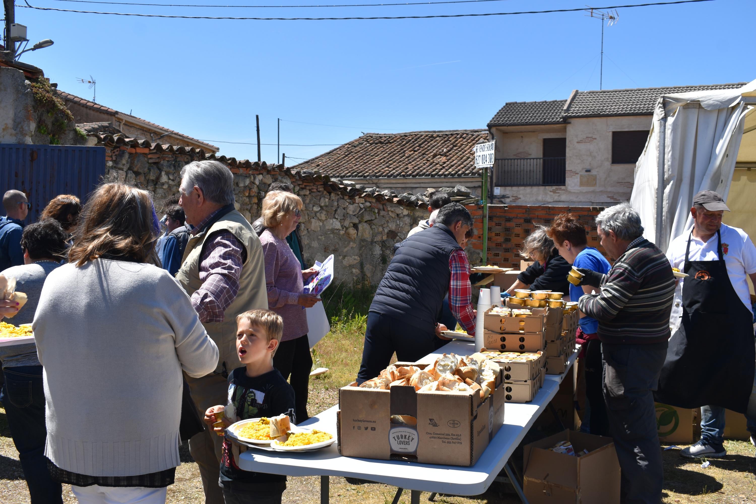 Paella para 400 personas en la víspera del día grande en Torresmenudas