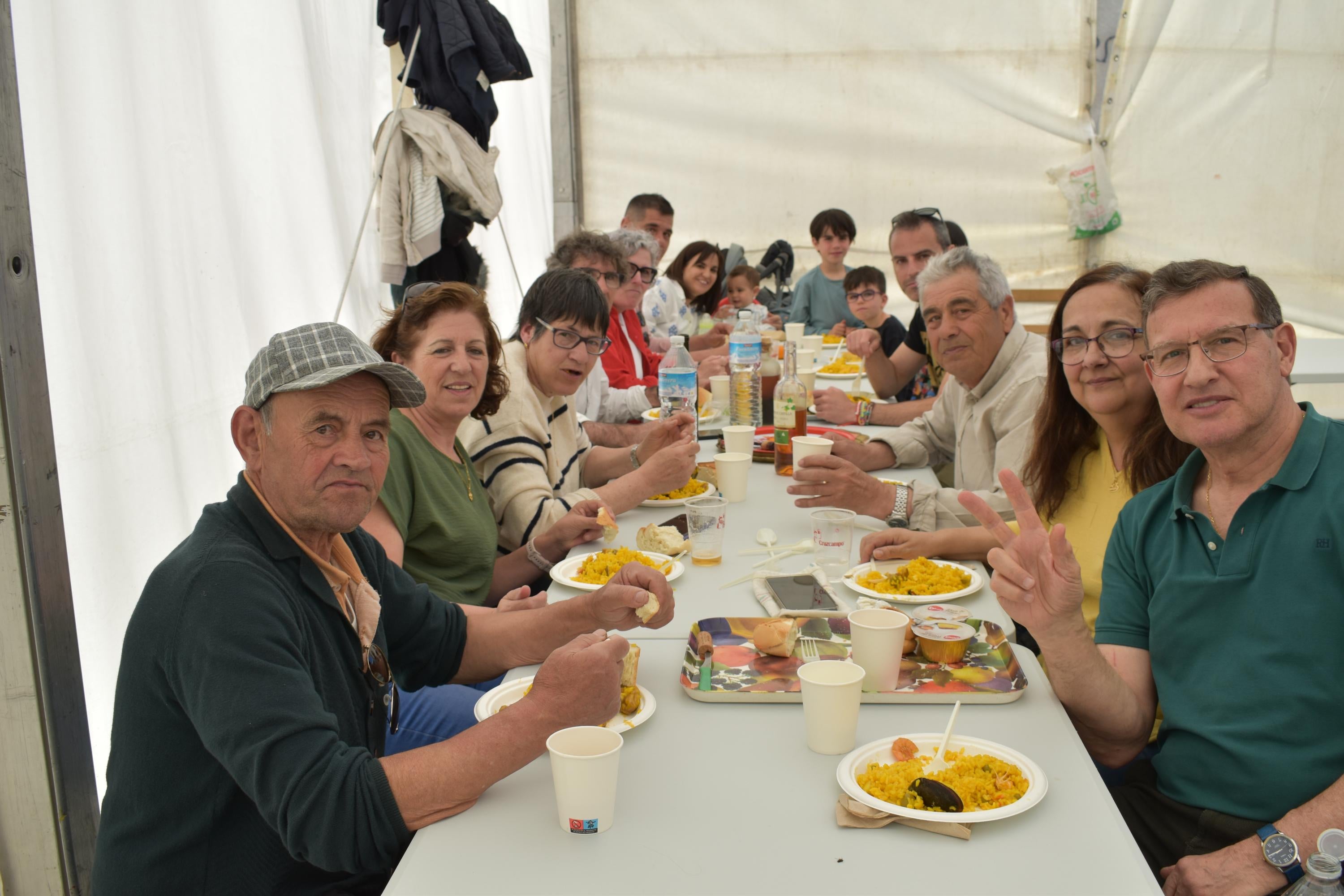 Paella para 400 personas en la víspera del día grande en Torresmenudas