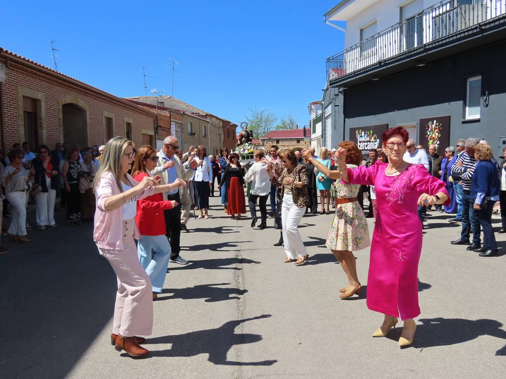 Honores a Santa Bárbara en Villoria