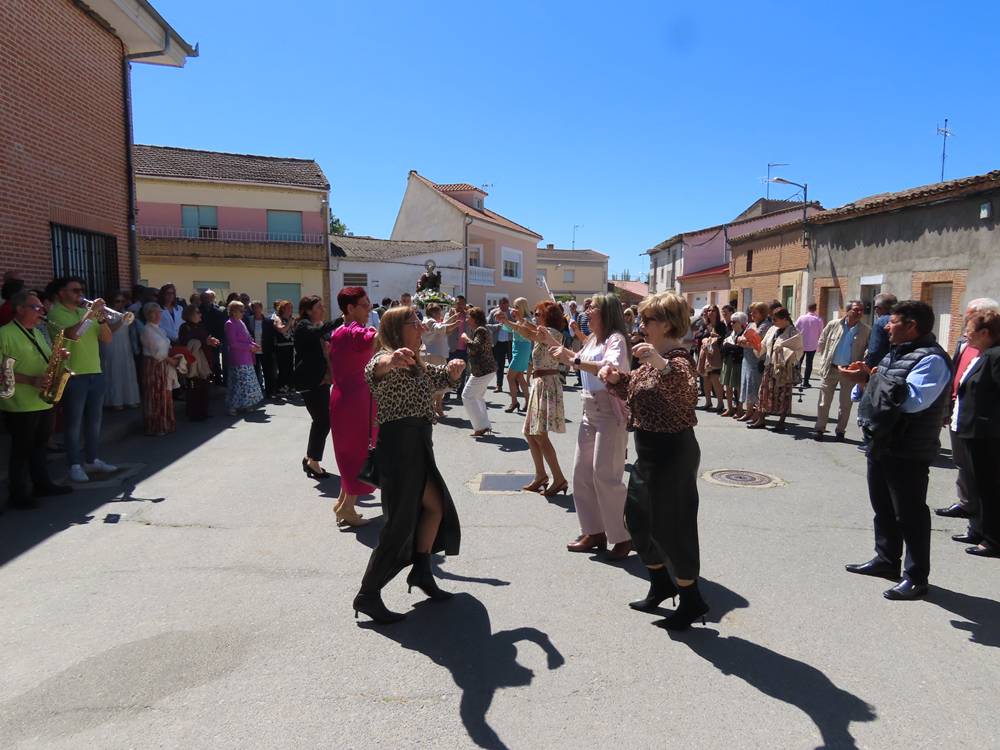 Honores a Santa Bárbara en Villoria