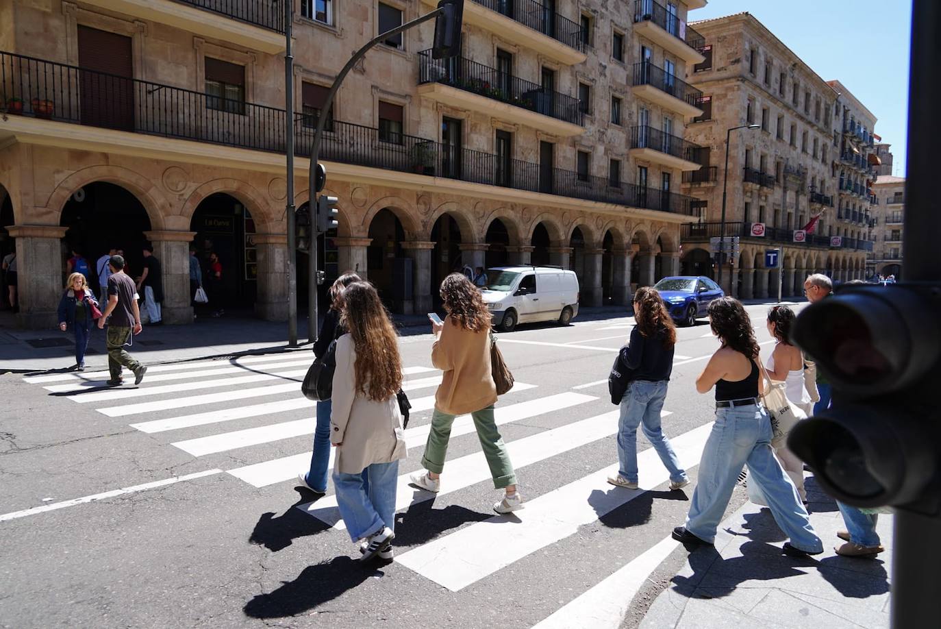 En imágenes: así ha vivido Salamanca un apagón histórico en el Lunes de Aguas