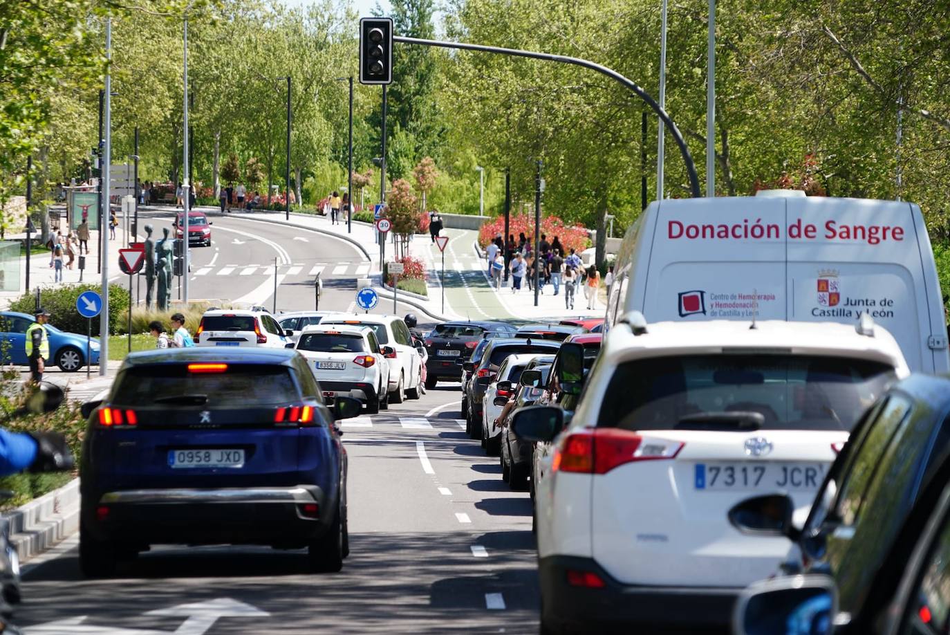 En imágenes: así ha vivido Salamanca un apagón histórico en el Lunes de Aguas