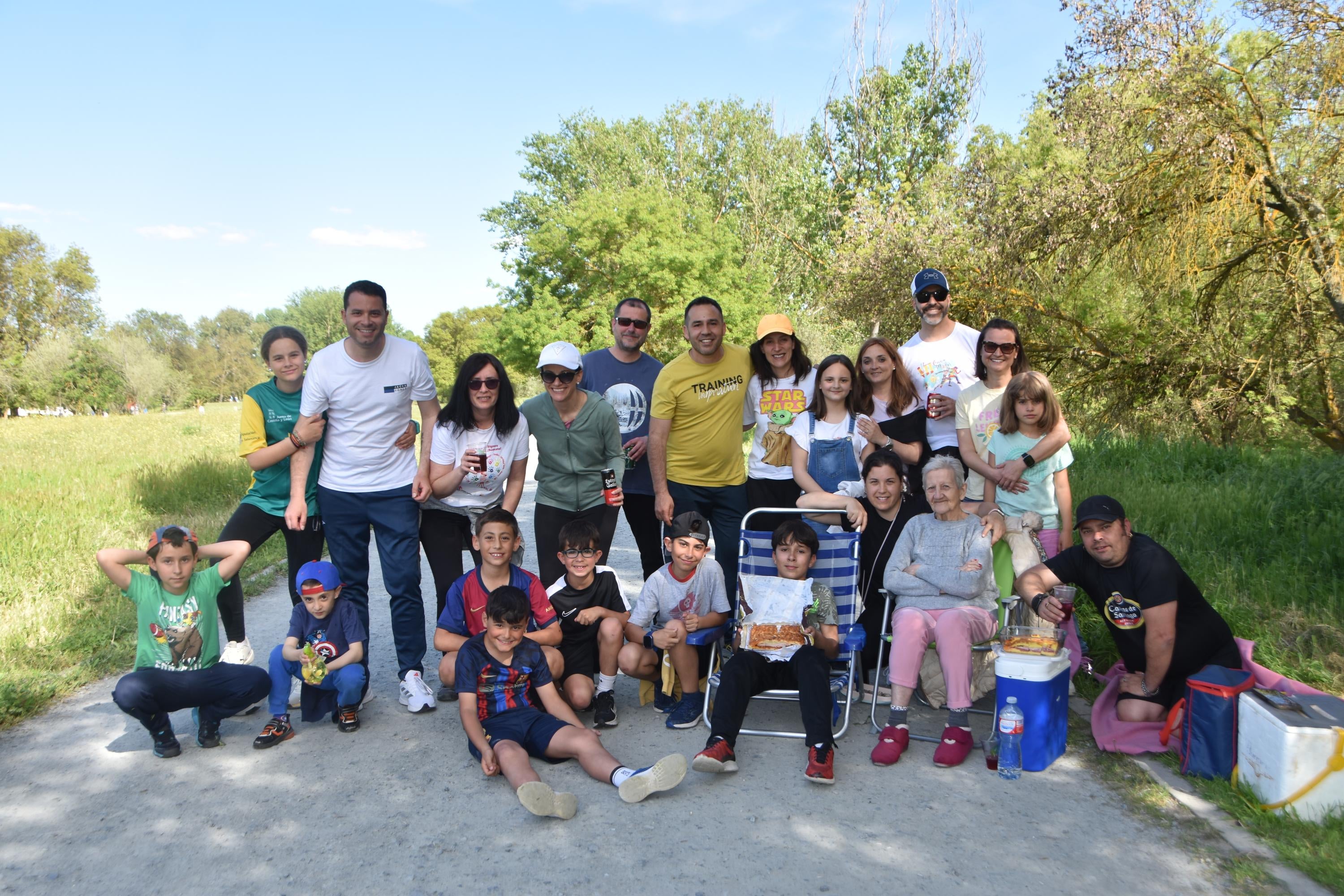 El alfoz celebra un Lunes de Aguas lleno de tradición y hornazo