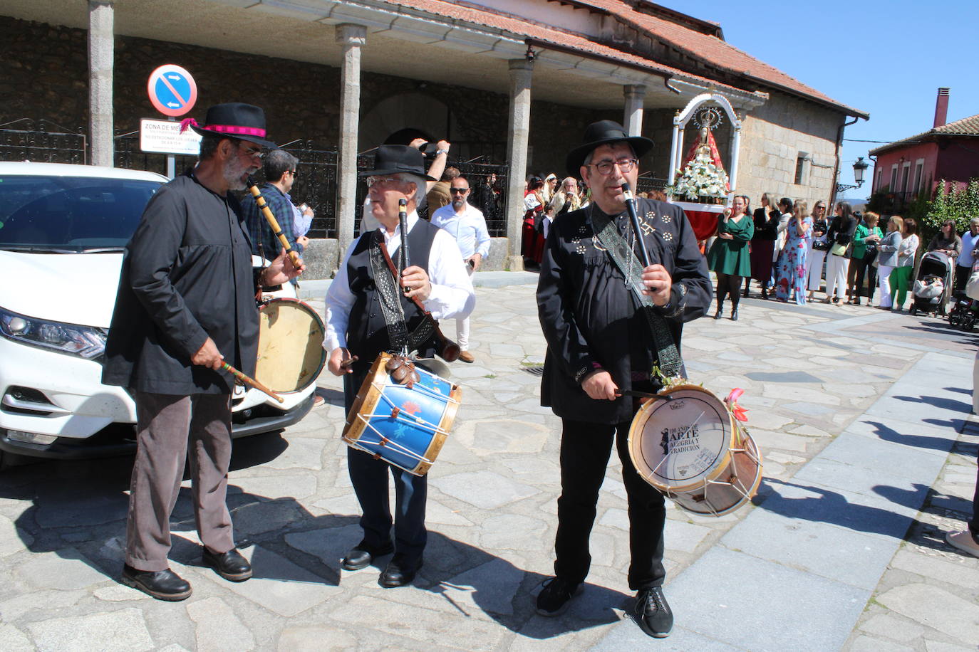 Linares de Riofrío disfruta de un intenso día en honor a la Virgen del Buen Suceso