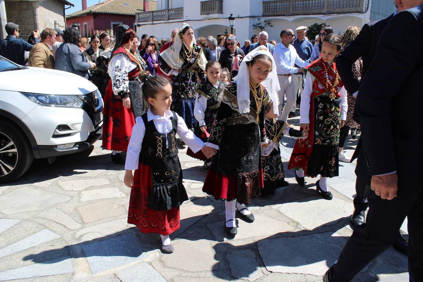 Linares de Riofrío disfruta de un intenso día en honor a la Virgen del Buen Suceso
