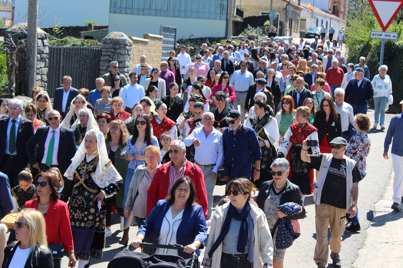 Linares de Riofrío disfruta de un intenso día en honor a la Virgen del Buen Suceso