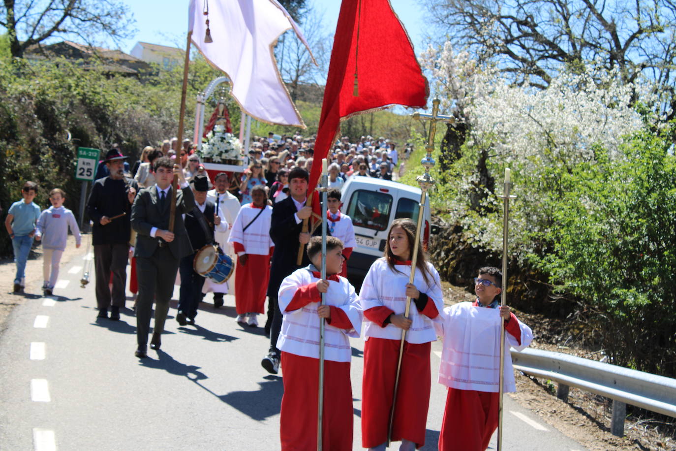 Linares de Riofrío disfruta de un intenso día en honor a la Virgen del Buen Suceso