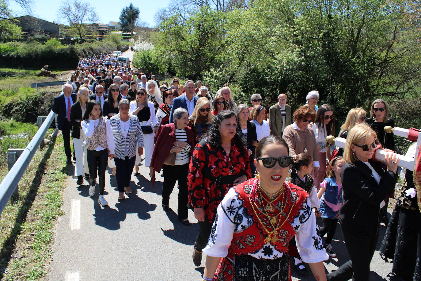 Linares de Riofrío disfruta de un intenso día en honor a la Virgen del Buen Suceso
