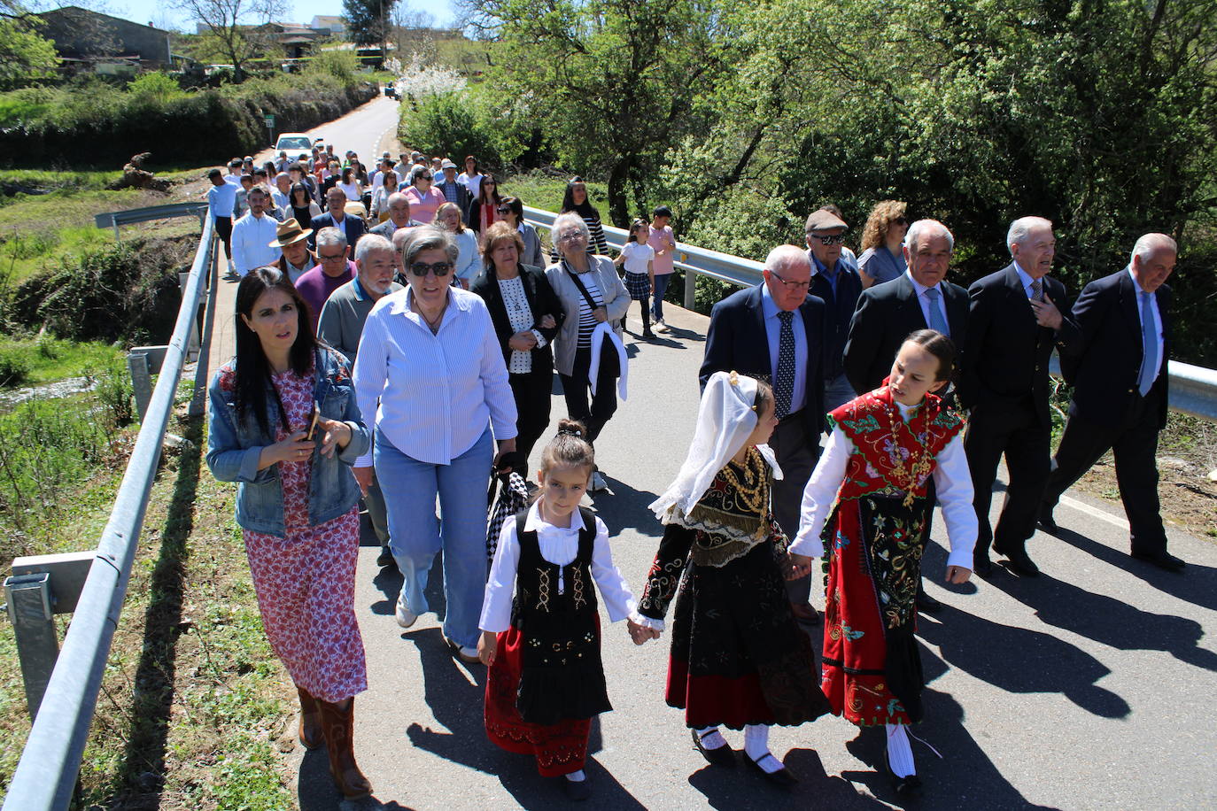 Linares de Riofrío disfruta de un intenso día en honor a la Virgen del Buen Suceso